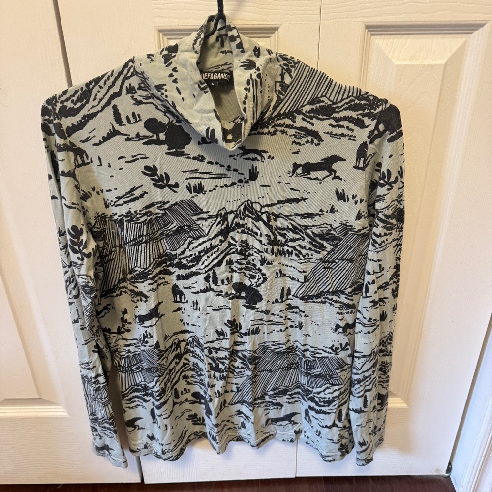Thief and bandit  shadow canyon print Turtleneck Large